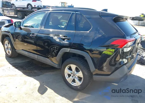 2020 Toyota Rav4 Xle z USA, uszkodzony, nr VIN 2T3P1RFV7LC080885